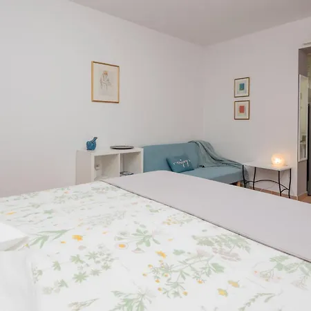 Nice Apartment In Baska Voda With Wifi